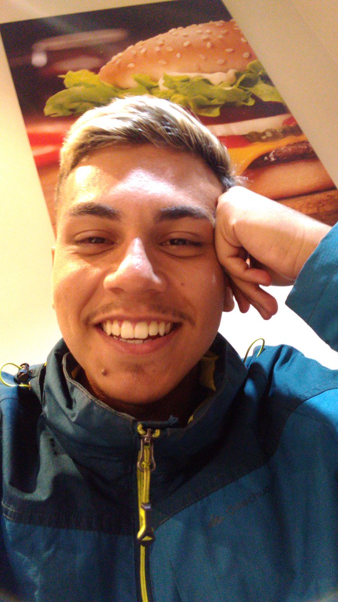 Douglas_Cruz00's tweet photo. Aquele soco na nuca 😂🍁 https://t.co/6Kg6pW6mFM