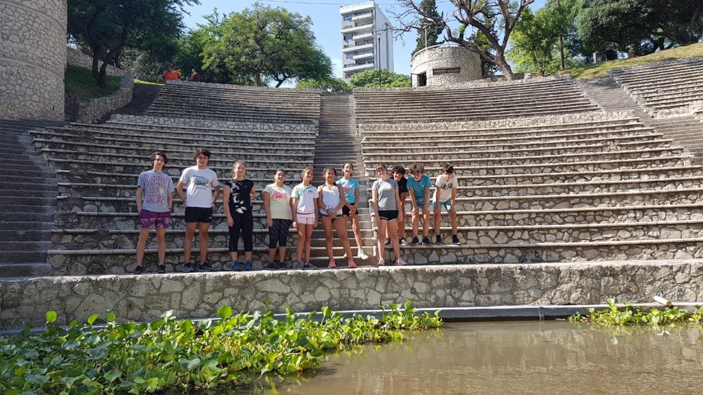 ParanaRowing's tweet photo. 🚣♂️ La escuela de remo del Paraná Rowing Club continúa intensamente con sus entrenamientos de verano, encargándose de la enseñanza de los fundamentos básicos del deporte, la limpieza, cuidado de los botes y su disciplina interna 💪🏻
¡Sumate a la actividad! #QLSR 🔵⚪️ https://t.co/wRKL3QlLWG