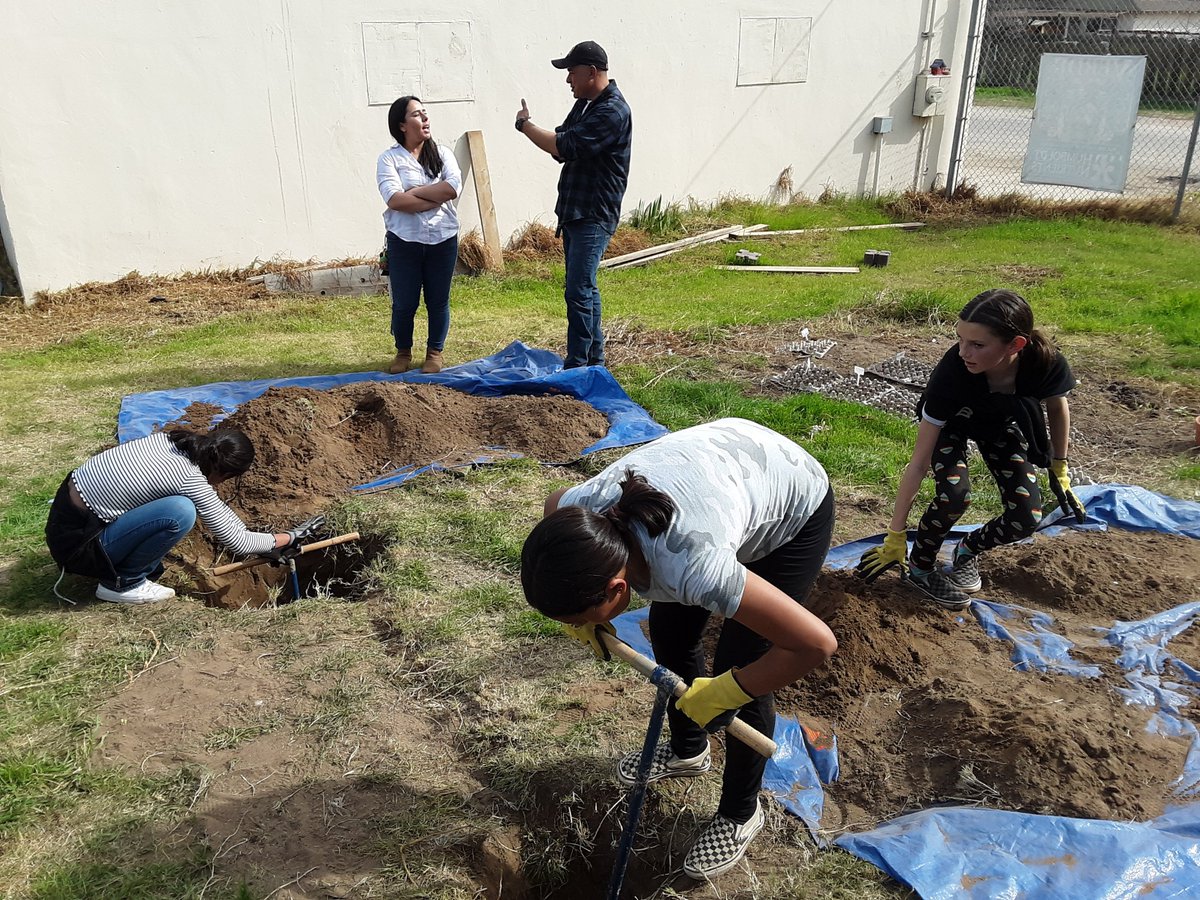 San Lucas School tweet media