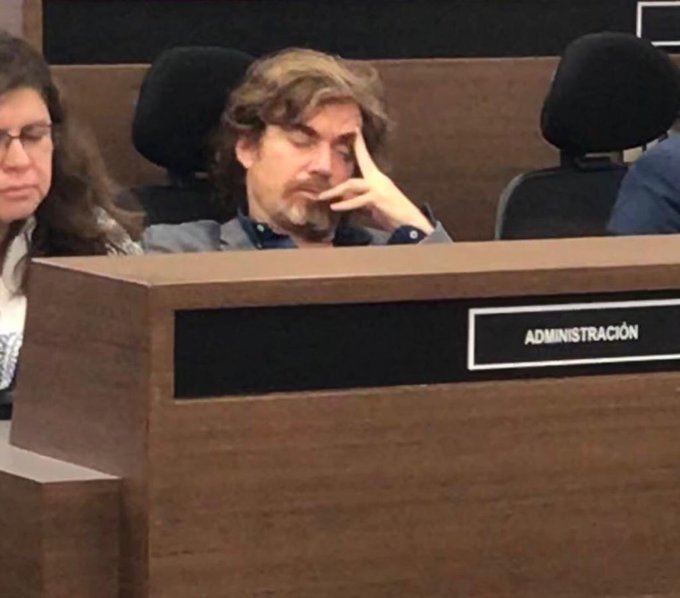 FisicoImpuro's tweet photo. Claudia Lopez en vez de regañar a los estudiantes por las acciones de un puñado de vándalos, debería regañar a su Sec. de Cultura al cual le pagamos MILLONES como para q vaya al Concejo a dormir y a jugar

50mil hojas de vida y no encontraron una persona idónea para ese cargo🤦🏻‍♂️ https://t.co/t6tlAN4zKZ