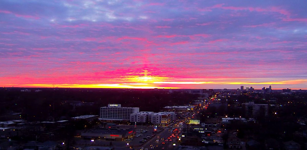 Memphis sunset on fire tonight. Anyone else snap a good shot of it? #wmc5 #sunset #tnwx