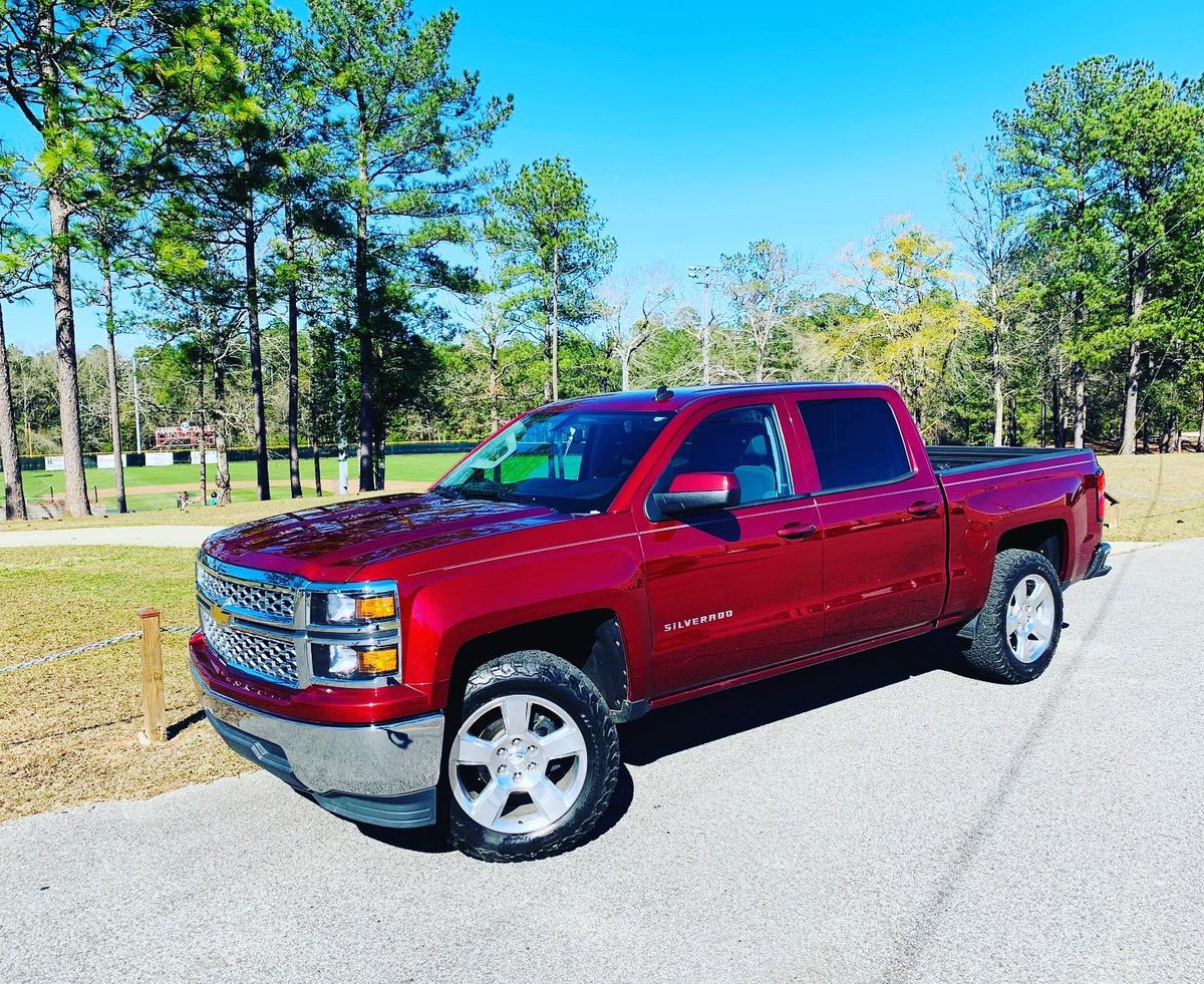 David_Haney11's tweet photo. Decided it was time for an upgrade and joined the truck life!

The wife and I are really doing this adulting thing now!

#NewTruck #RubyDoo https://t.co/amwy7Lpjn3