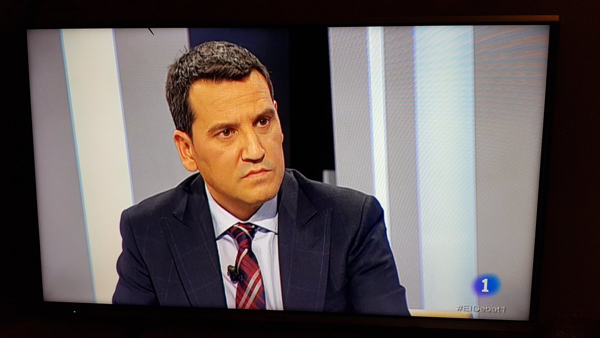 Sorprendido y alucinado de escuchar #occitan en <a href="/La1_tve/">La 1</a> con la entrevista que <a href="/quimbarnola/">quimbarnola</a> le ha hecho a <a href="/yeyaboya/">Mireia Boya Busquet</a> en #ElDebat1
Ha sido un gran momento, la lástima es que el occitan es una lengua que solo tiene "momentos" en los medios públicos
#lenguas #patrimonio #cultura