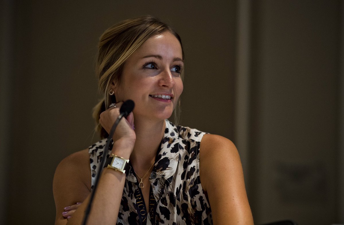 EQconvention's tweet photo. #ThrowbackThursday to our panel on Racing Social Media at the inaugural #EQcon. Whatβs your favorite racing related content to follow on the net? ππΈπ₯ππ» https://t.co/8kn6DKmB4W