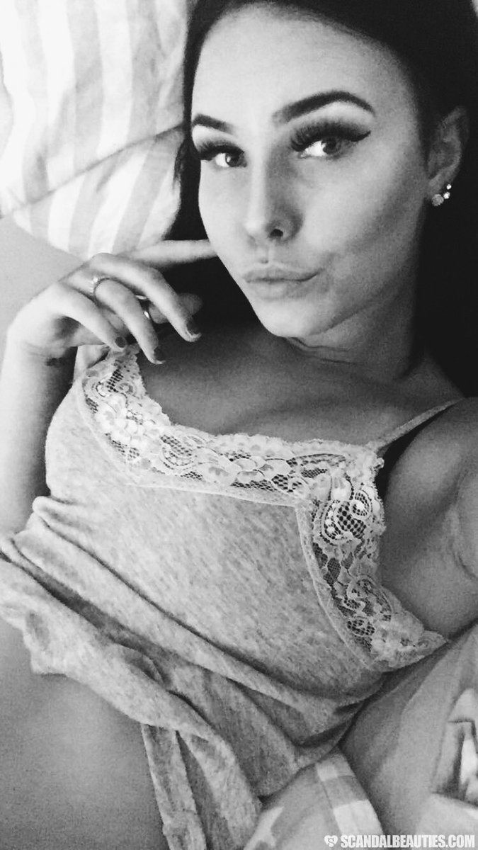 saintromejulie's tweet photo. Nude gratuite contre un RT et un follow ! :p #FreeNude #Nude #Nudes https://t.co/ifNq1oYESf