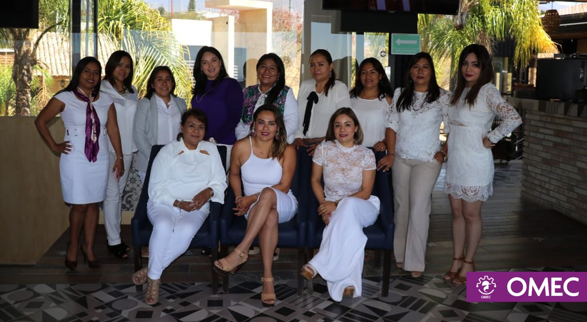OMEC_Oaxaca's tweet photo. #OMEC | Toma de protesta de nuevas integrantes y del Consejo Directivo.
#OMEC #mujeres #empresarias #contructoras https://t.co/3X5WxyGbb1