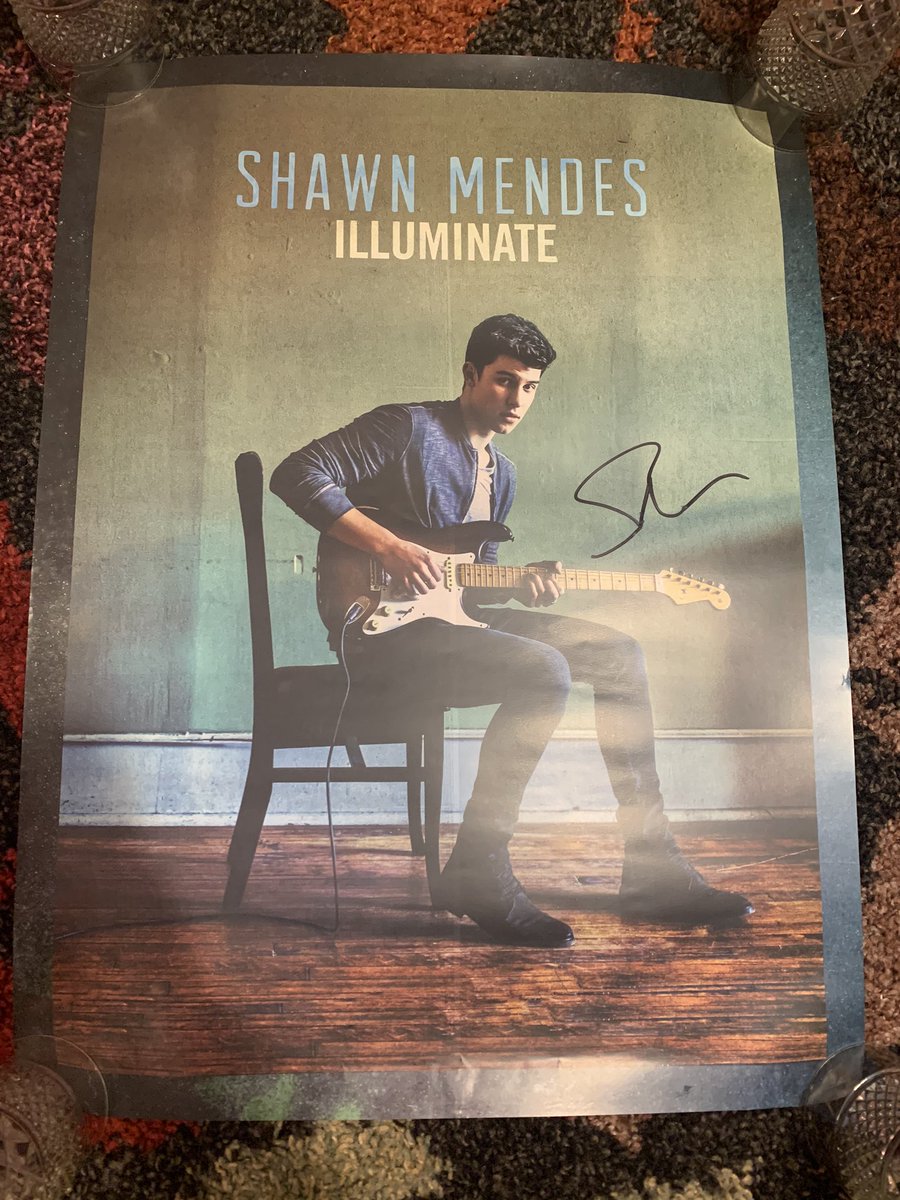 shawnsshimmer's tweet photo. Selling Signed Shawn Mendes Illuminate Poster. Will also add the CD.    $40 but willing to negotiate. Shipping $5 for US https://t.co/c0GfwJApTl
