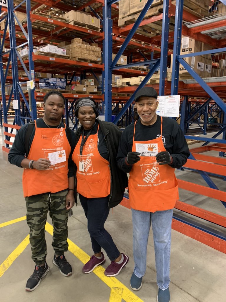 ricardom6007's tweet photo. AP Sup Chris Seeley did a great job of leading the Key 2 &amp; 4 InFocus team on a safety blitz!  It was raining COH Cards! Thank you Shannon and Brian for joining the walk.  #SafetyFirst #2020ClearVision #GC2020 @wjackblair @shannadl1 @danzo43 @TheGroveDFC @cmzeus https://t.co/f36cIB37Bb