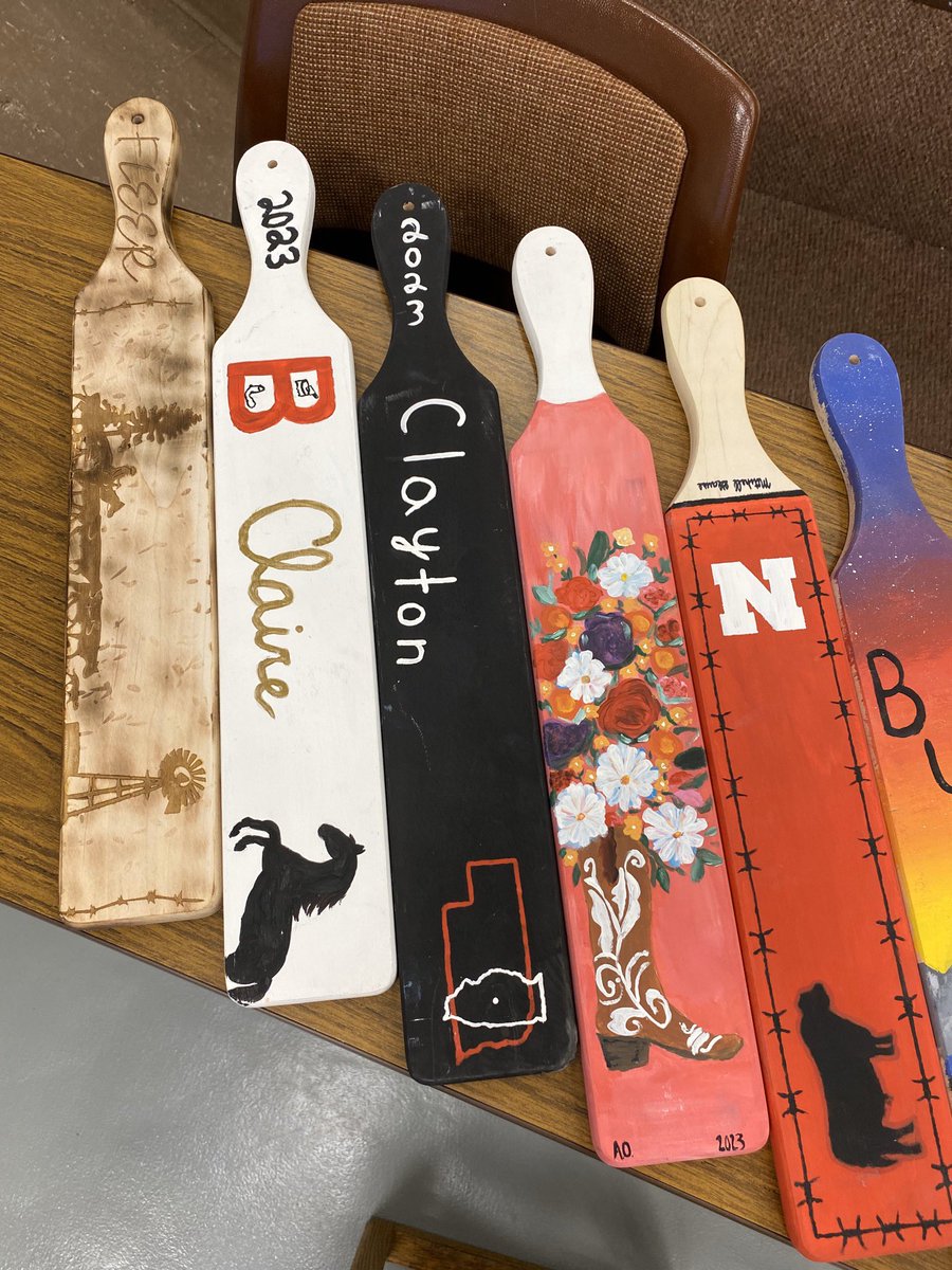 UNLBlock_Bridle's tweet photo. So many talented initiates! Just take look at these paddles! 🎨👩🏻‍🎨🧑🏽‍🎨Paddle decorating is one of our traditions! We may have some Picasso’s in our midst🤔 https://t.co/bjkUY1dIYA