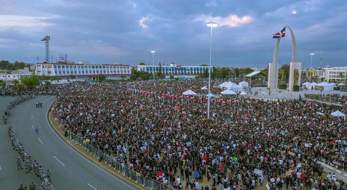 JudithToribio's tweet photo. Como que llegamos al millón si 😍🇩🇴❤️🤍💙 #Trabucazo2020 #somoselfinal https://t.co/vEftPc55Qy
