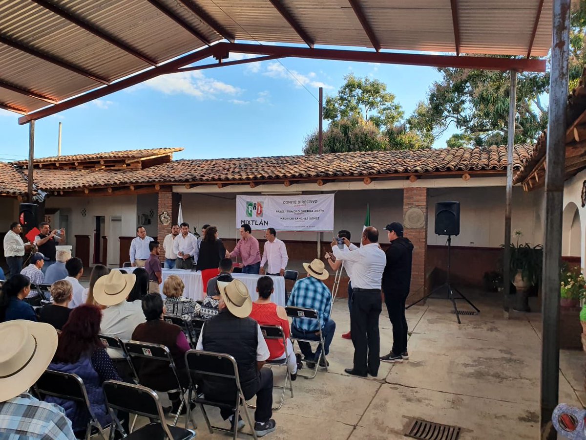 Estamos renovando todos nuestros comités. Y hoy Nayeli Guerra y Mauricio Sánchez asumen la nueva dirigencia para trabajar por la comunidad priísta de Mixtlán. #UnidosHacemosMás