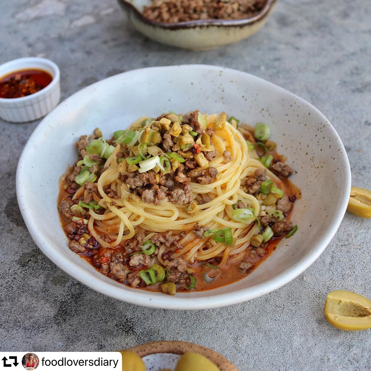 Bitter, sweet, crispy... This tasty pasta recipe from @FoodLoverEmily is a perfect and healthy idea to eat any day of the week. And best of all, it has #Europeanolives! bit.ly/2srbi8K