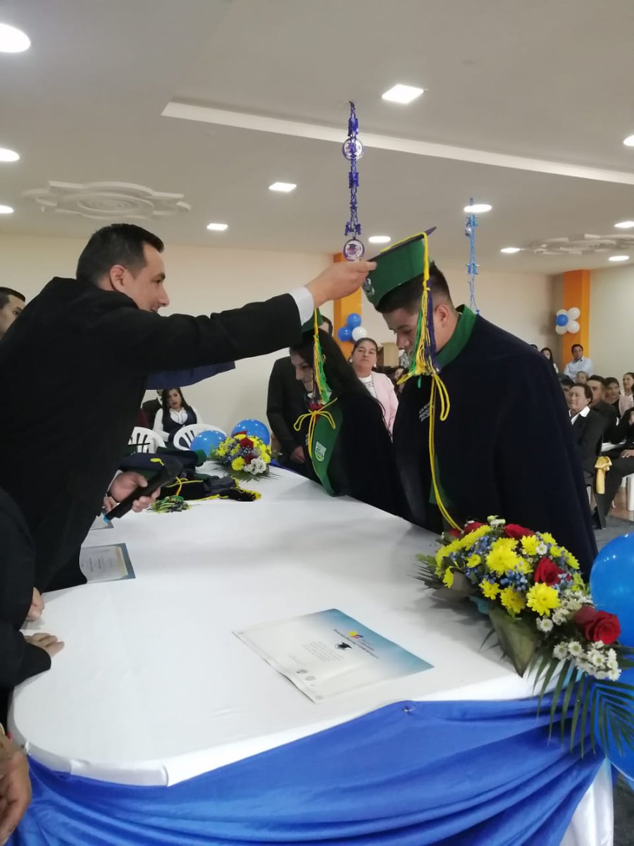MiltonFabianAb1's tweet photo. HOY | La Unidad Educativa Latacunga de la parroquia Lluzhapa entrega 16 nuevos Bachilleres en Ciencias a la sociedad, estuvimos presentes para hacerles llegar nuestras felicitaciones y deseos de éxitos en sus metas propuestas. #SoyBachiller 
@magdasalazarg 
@EducacionZ7_Ec https://t.co/fYWtRwyCmb