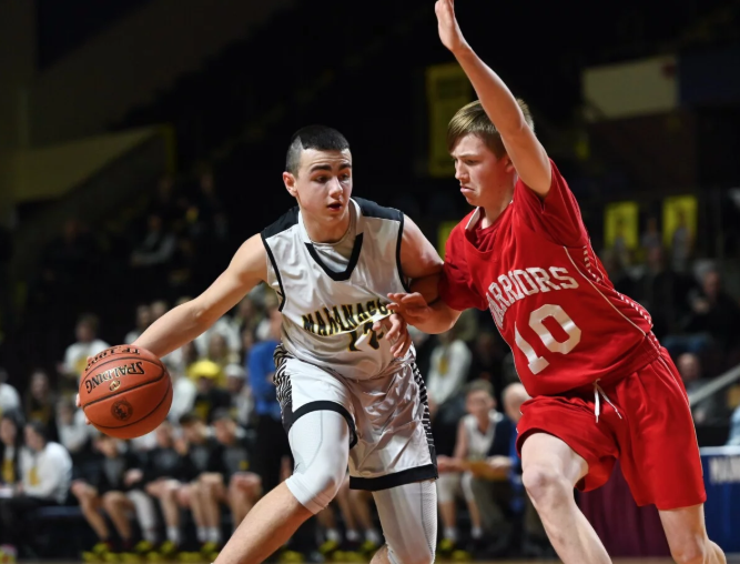 CentralMEsports's tweet photo. Boys basketball: @MaranacookAD set to face its twin in Class B final, @dbonifantMTM reports. #VarsityMaine #tourney20 https://t.co/inIWpAq4q5 https://t.co/NX5U4eq6JV