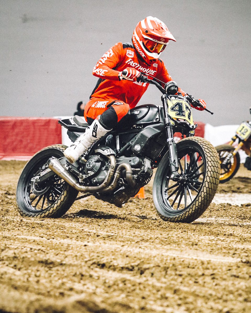 DucatiUSA's tweet image. @scramblerducati always ready to slide into the #superhooligans battle in the hands of Jordan Graham. Next stop Las Vegas for the #Mint400 round.
-
Photo IG: mrpixelhead