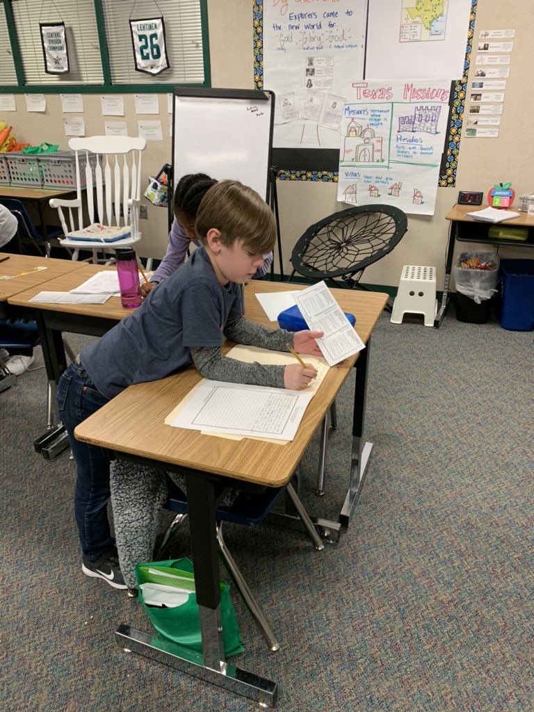 ashabee15's tweet photo. 🌱 growing as writers by giving and receiving specific feedback using praise-question-polish stems. I was so proud of them!   #press4th #presspride #writeon https://t.co/HuBpblrLc1