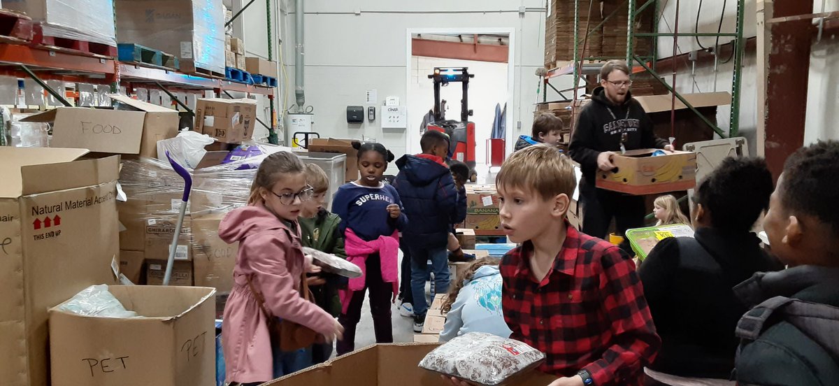 FBWilliams_'s tweet photo. Thanks to our PES K-Kids leaders L. Dashiell &amp; D. Jackson, the PES K-Kids visited the Maryland Food Bank in Salisbury MD.  They saw first hand how the PES canned food drive helps our community.  It was a great learning experience for everyone.  #CommunityService @WorcesterSystem https://t.co/HfYGfq1GMf