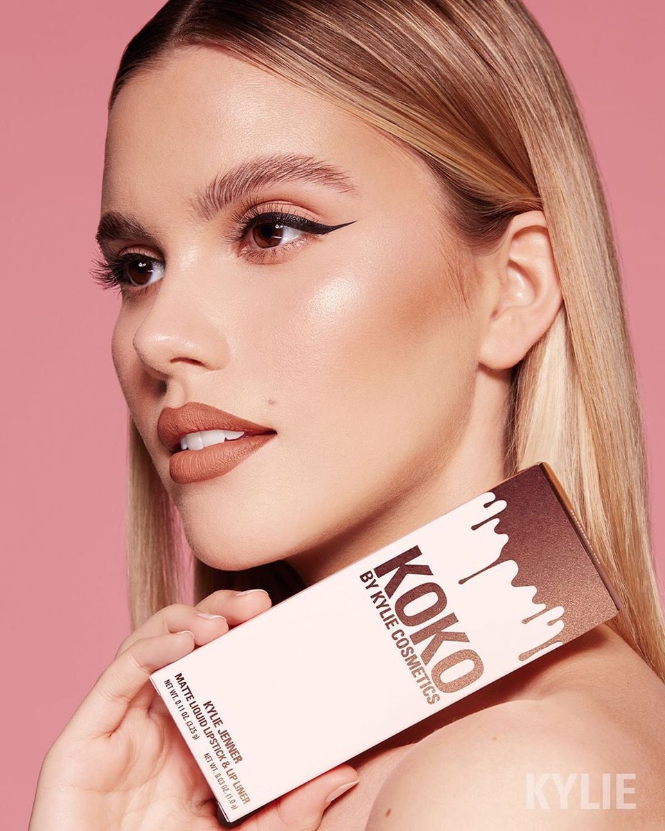 kyliecosmetics's tweet photo. Weβre so excited for Handbag Ho matte lip kit π₯° Launching tomorrow 9am pst with a restock of True Mama Kylighter β¨ #KokoKollection https://t.co/AdVVNfv08H