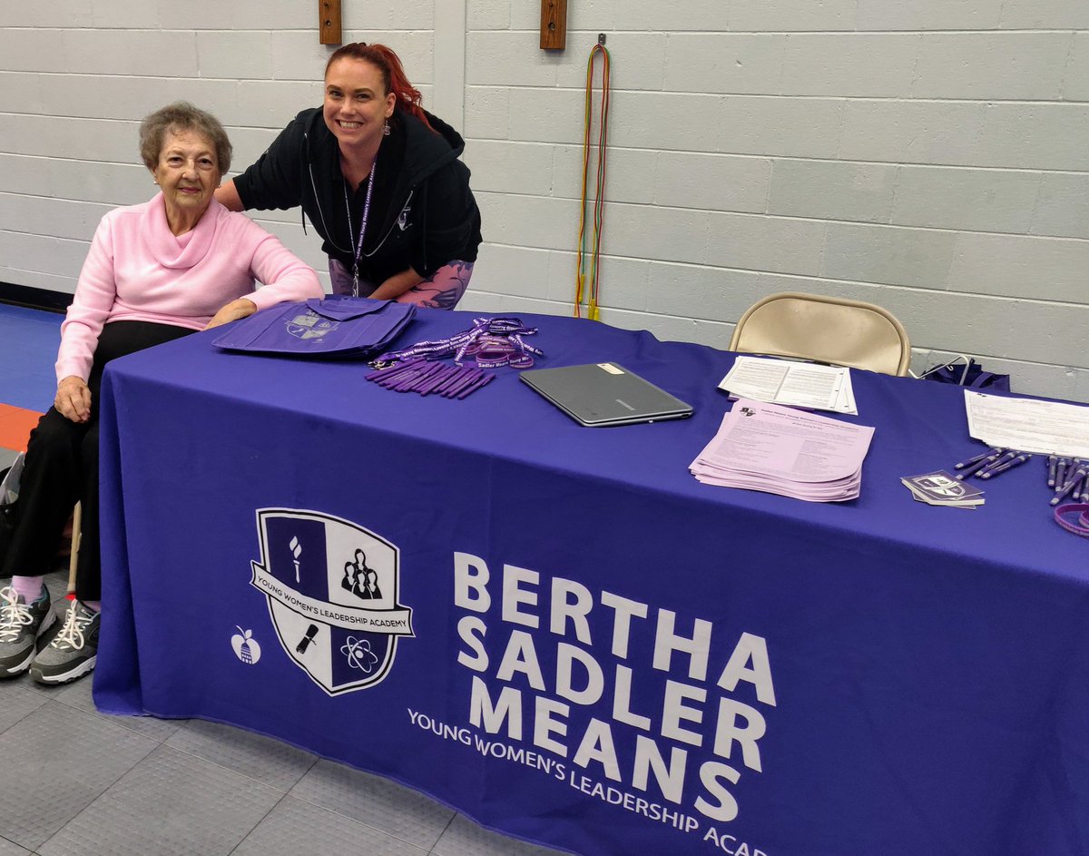 MrsWartel's tweet photo. I found a friend! We love Ms. Shelton. This Great Grandma has been supporting East Austin Community Schools since 1958! We're lucky to have her in our corner. 💜🐲 @SadlerMeansYWLA #SadlerMeansSisterhood #CommunitySchool #OptIn #JoinUs #SaveSadlerMeans @CAOrtizYWLA @MeansLibrary https://t.co/JxBMCzM2gq
