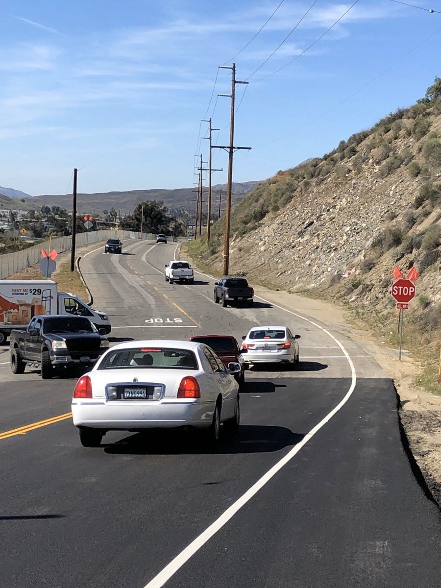 CtyLakeElsinore's tweet photo. New Stop Signs On Main Street and Camino Del Norte. #LEAtWork https://t.co/ufHCXLvnV6
