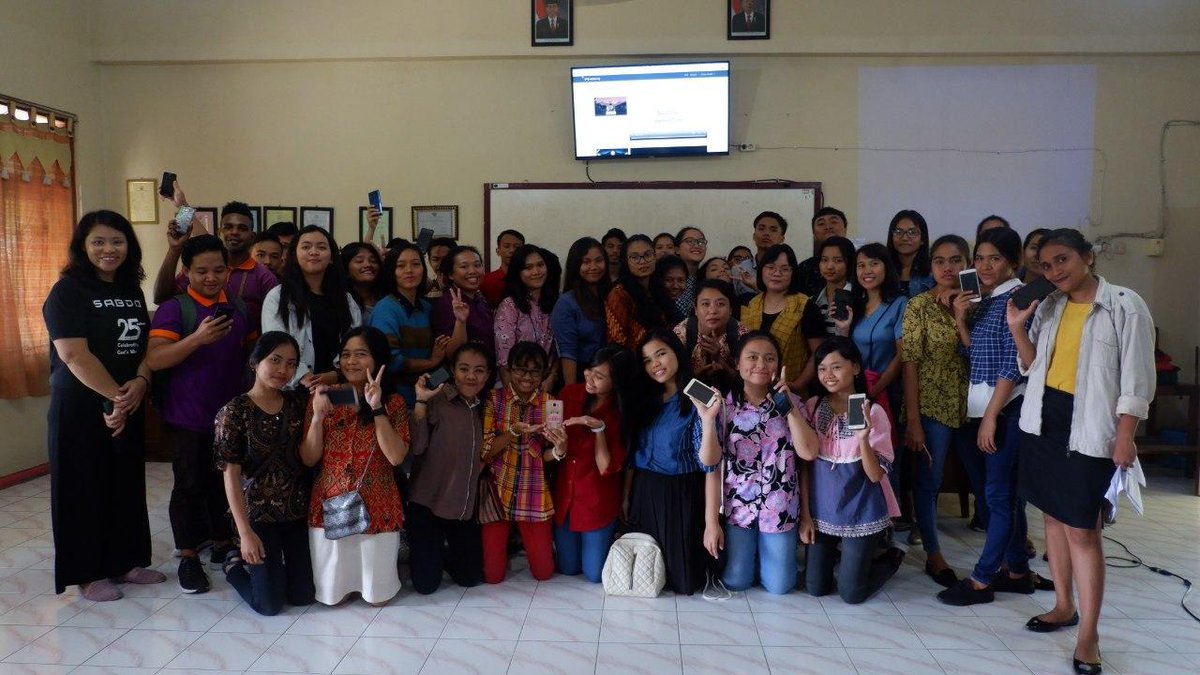 _ayo_pa's tweet photo. Pelatihan #Ayo_PA! di STT Intheos
Kegiatan Tim SABDA melayani roadshow di STT Intheos, Solo.
Kiranya setiap peserta yang mengikutinya dapat mengaplikasikan apa yang mereka dapatkan dalam kehidupan mereka.
#Ayo_PA!
#PA21
#alkitab
#pendalamanalkitab
#studialkitab
#bibletechnolgy https://t.co/Cjewtd5U2l