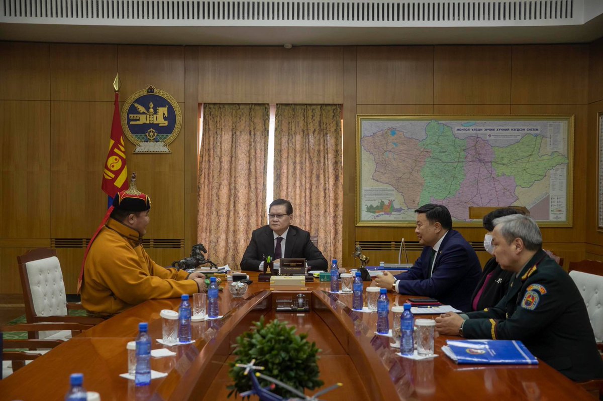 Монгол Улсын Үндэсний бөхийн 20 дахь аварга Сүхбаатарын Мөнхбат УОК-д 20 сая төгрөгийн хандив өргөлөө.

Халдварт өвчний эсрэг хүчээ нэгтгэж байна🇲🇳🇲🇳🇲🇳