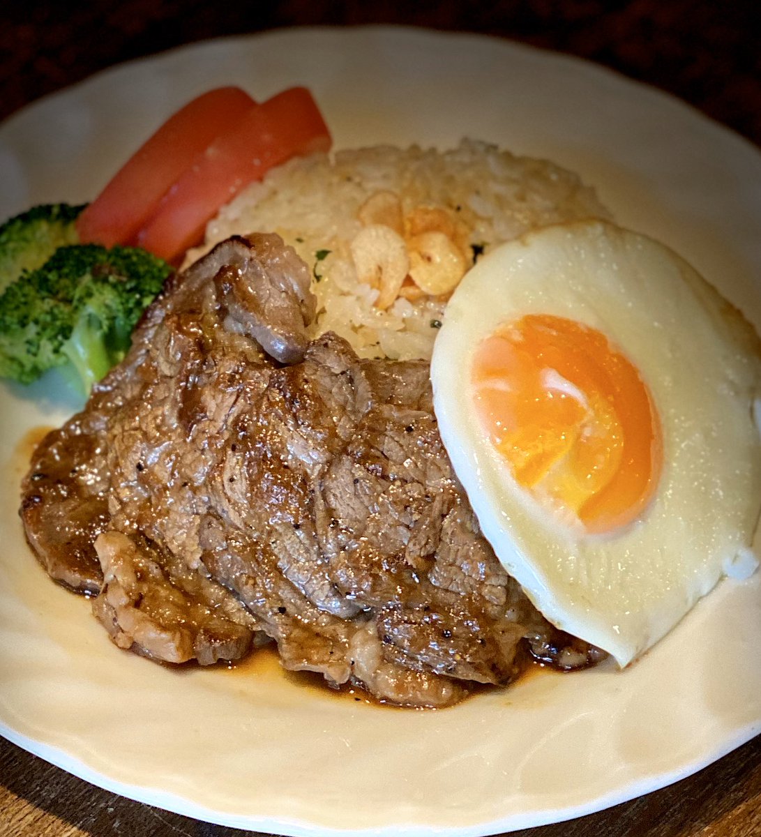 ট ইট র 珈琲 お酒 おつまみ ごはん Cherry Red 今夜からのおすすめは 自家製ダレに漬け込んだ牛肉とお肉に良く合うガーリックライスをワンプレートにしちゃいました ガッツリ食べて免疫力アップ Start Me Up 今宵もお待ちしておりまーす 国分寺ロック