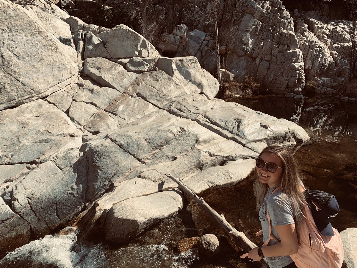 alexisss_908's tweet image. lost my running shoes, but that didn&apos;t stop me 🌿🌼 #chasingviews