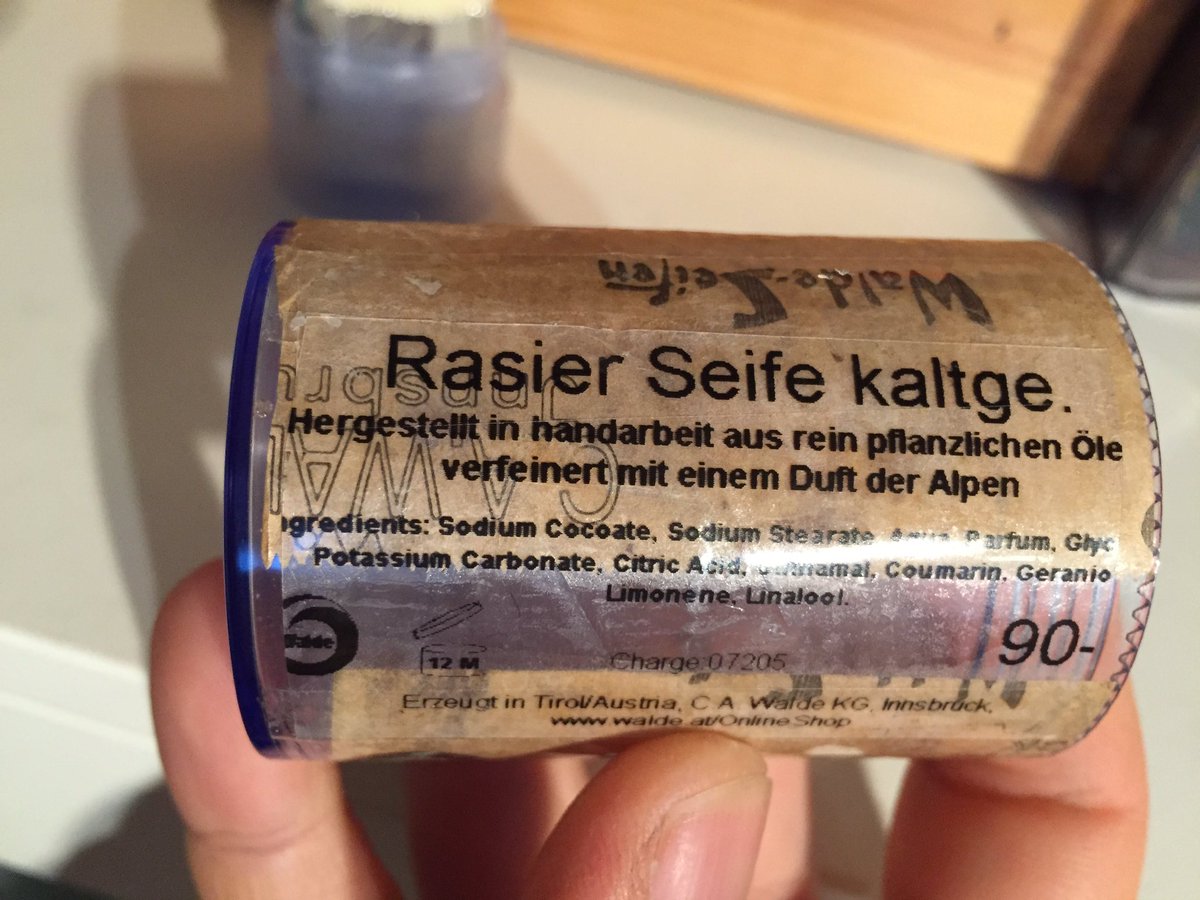 riky_76's tweet photo. New soap day! From Innsbruck a nice company since 1774: Wald. #wetshaving #sotd #shavelikeaman https://t.co/yRnlMKjueo