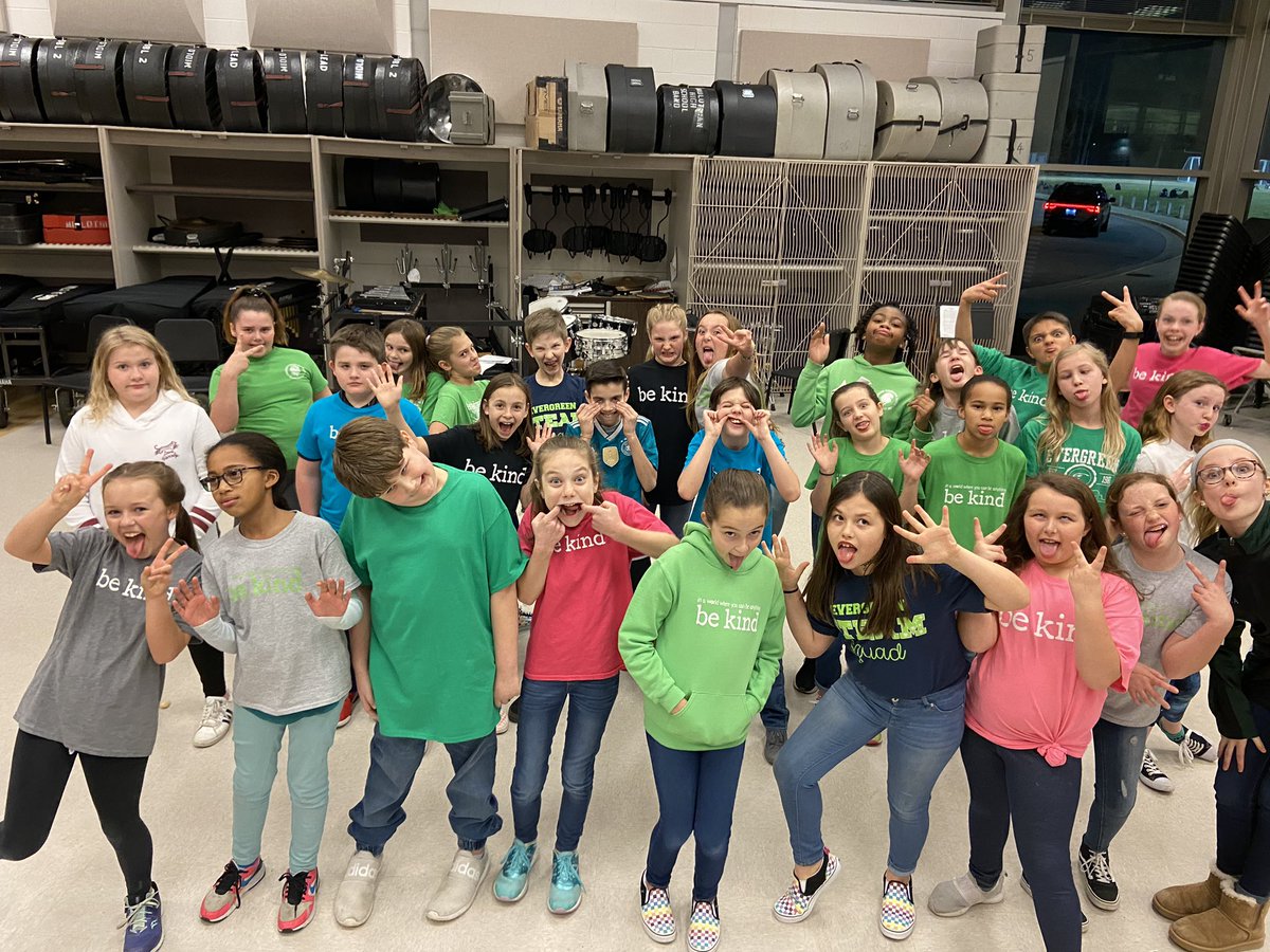 Getting the Sillies out before the pyramid concert! #choir #4thand5th #music #elementaryschool #pyramidconcert @EESMaher <a href="/PaulaTSpencer1/">Paula Spencer</a> <a href="/ccpsPerform/">ccpsPerform</a> @ccpsinfo