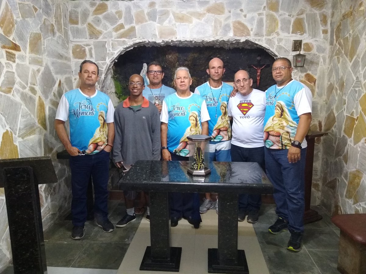 MTHdaArqRio's tweet photo. Movimento Terço dos Homens da Paróquia Nossa Sra da Consolação rezando o Terço na Casa da Sobriedade. 
27/02/20 - Vicariato Norte https://t.co/1jGvXKTOYK