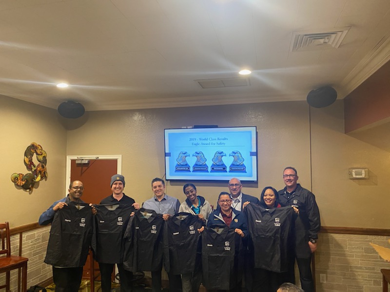 Betty0929's tweet photo. Compton Preload Team 2020 it's great working with some awesome people 😊 @CandelasDave @BettyLeiLo @JimPere33003037 @RayRoche7 @jrindafernshaw #weareups #UPS #comptonpreload #ComptonDivisionStrong https://t.co/n67AtQB7yk