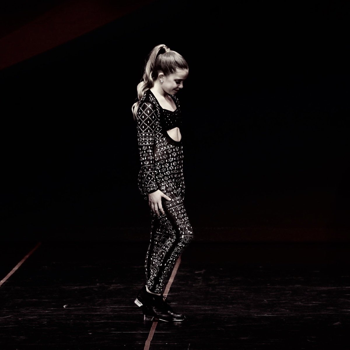 jessicabealer's tweet photo. The moment before the music plays, when you’ve done everything possible to ensure victory, potential is endless, but everything can still go wrong. #LaylaBug gets nervous, but she says there’s a calm in this moment. She’s often told me “There’s nothing else to be done but dance.” https://t.co/Sc34Fc4JZ6