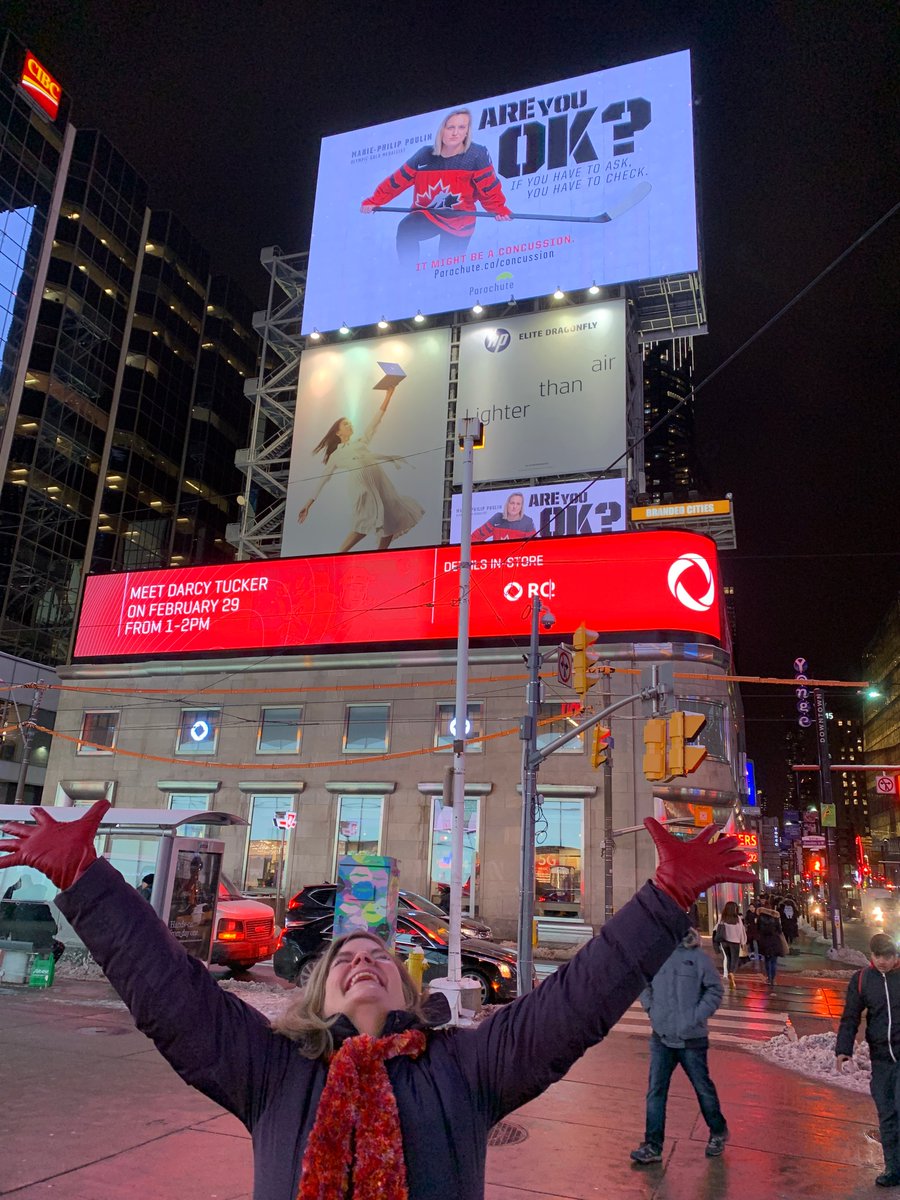 kteahen's tweet image. When you&apos;re walking home and you see your @parachutecanada billboard playing at Yonge-Dundas Square #CheckForConcussion @pou29 #ConcussionEd #marketingwin Thank you @BrandedCities for the donated space.