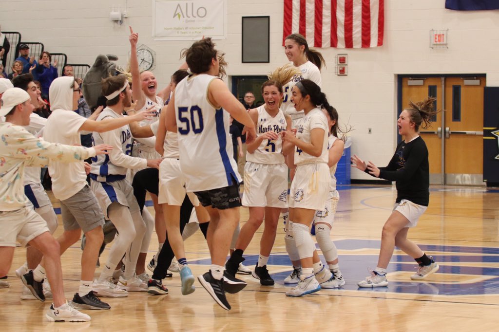 NP_JSQUAD's tweet photo. The Lady Dawgs punch their ticket to State with an emotional win over Millard West, 53-39

📸 @gracia_lantis https://t.co/NwbIRTKjKG