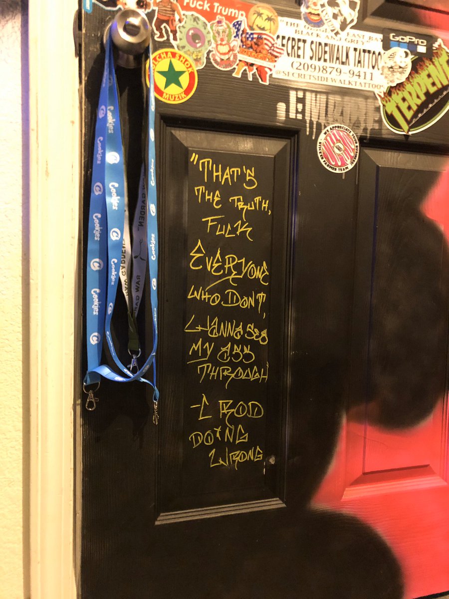 christianrod531's tweet image. Words of Wisdom on my cousins door💯🎵 #doingwrong @semaJ_1029 Go listen to “Doing Wrong” on Apple Music and Spotify Search “Ldv”