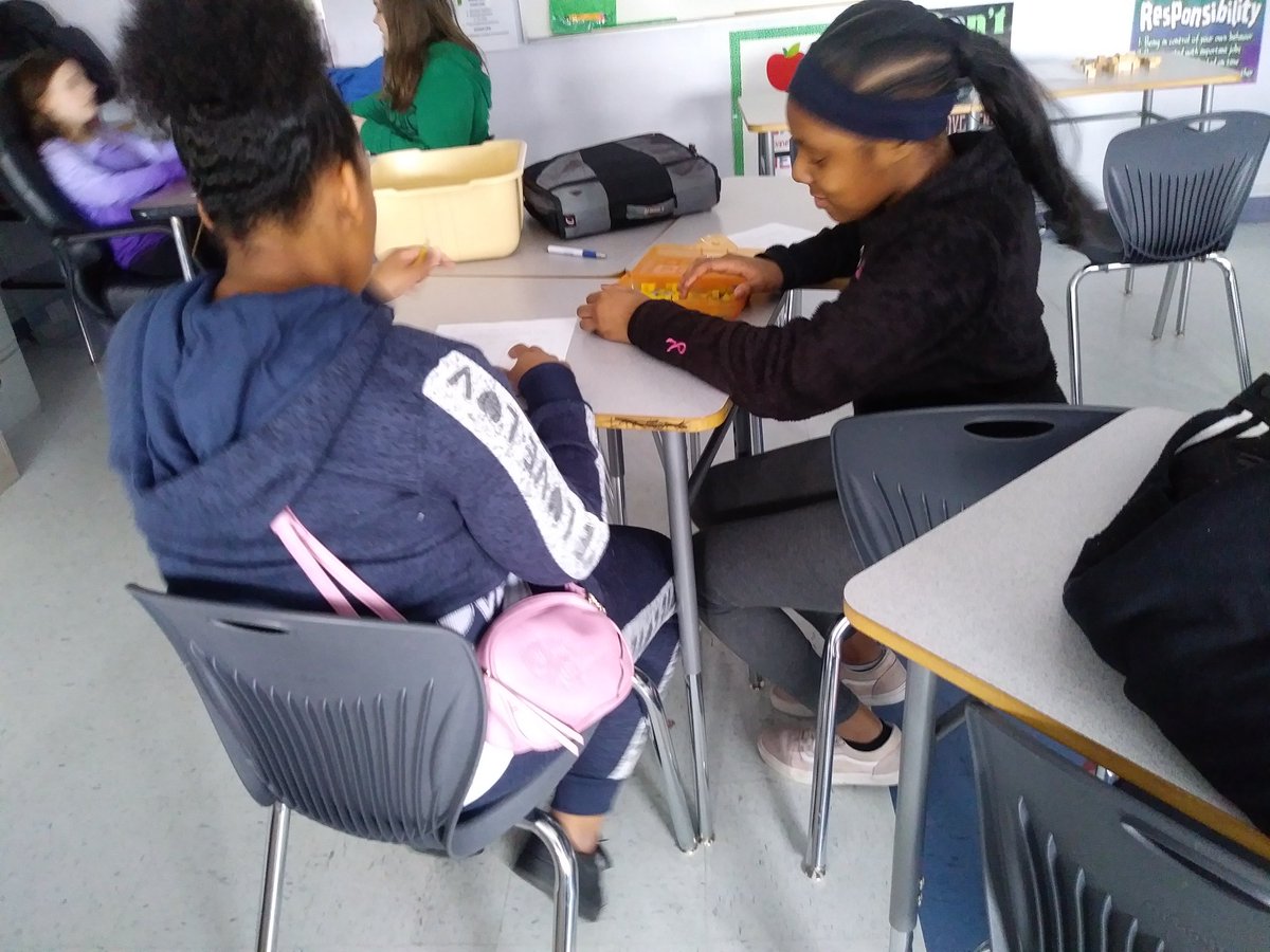 GloriaSchmitz6's tweet photo. Volume discovery activity with 5th grade today. Students had to figure out how many cubes would fill different boxes, and see what patterns they can find to start determining the actual formula for volume, and what volume means. @ReynHAMS #Reynlearning https://t.co/Onarz4zwDs