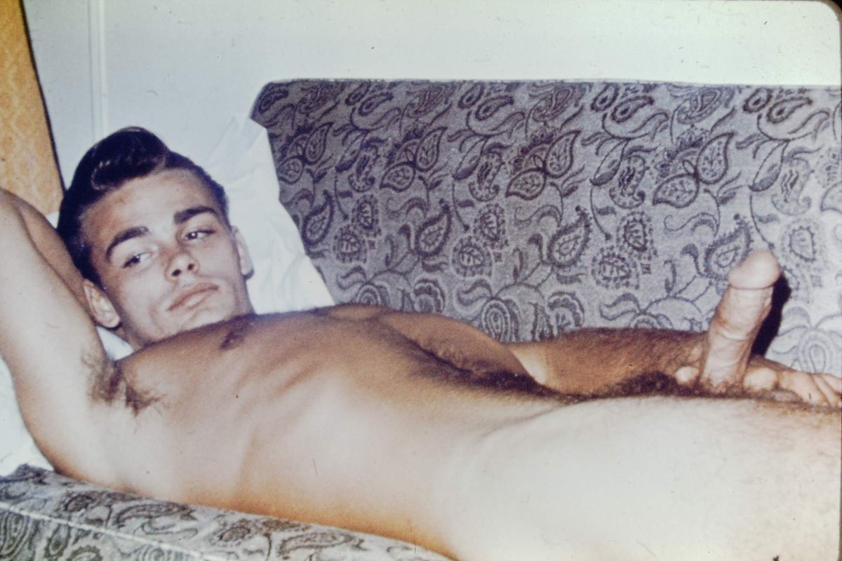 creatureblackl1's tweet photo. Johnny Close aka Tiger [Photos by Times Square Studio] New York, 1966 or so #johnnyclose #timessquarestudio #vintagemen #vintagephysique #nakedmen #gaymen #nakedgay #nudemen #vintagegay #balls https://t.co/tGoSscC7T6
