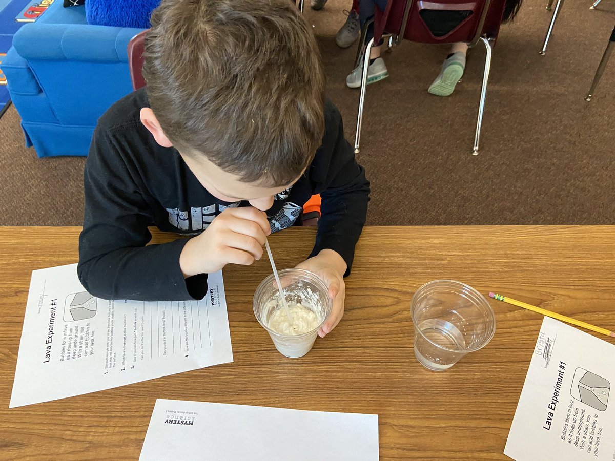 TeamHerndonRBE's tweet photo. Volcanoes, and lava, and magma oh my! We had so much fun experimenting with our thick and thin lava, and making hypothesis’ about volcano shape based on that! #TrustyHuskies #CPSscience101 https://t.co/tyfmktdToM