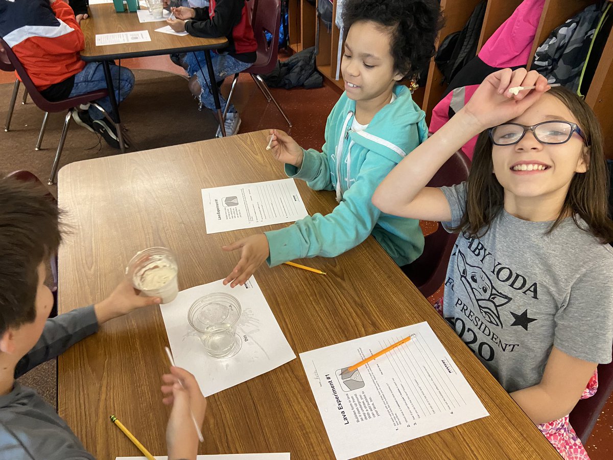 TeamHerndonRBE's tweet photo. Volcanoes, and lava, and magma oh my! We had so much fun experimenting with our thick and thin lava, and making hypothesis’ about volcano shape based on that! #TrustyHuskies #CPSscience101 https://t.co/tyfmktdToM