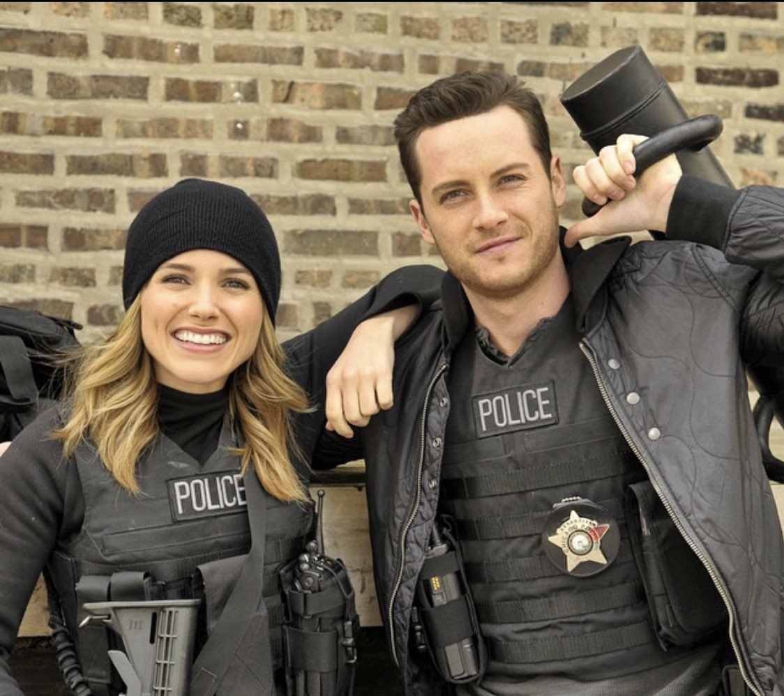 Erin Lindsay 
     • Chicago P.D. Role Play 
     • 21+ ONLY, MC 
     • Affiliated with <a href="/ShadesOfRiver/">Shades of River (Roleplay writing group)</a> 
     • Spending forever with my partner <a href="/OfAHauntedPast/">ᒍᗩY ᕼᗩᒪᔕTᗴᗩᗪ (Parody)</a> 
     • Descriptive Writer 
     • SLs Appreciated, DM to plot (friendly encounters only) 

     RT &amp; FAV 🥃