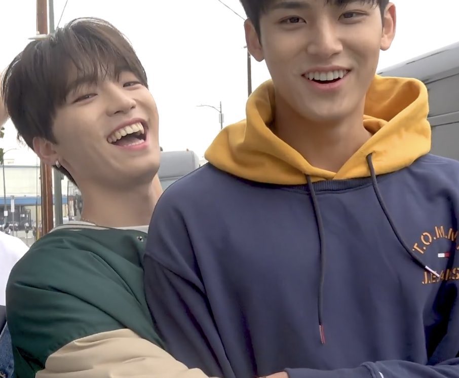 ʚ february 27th, day 58 ɞomg chan and mingyu literally babies look at them smiling and being happy eye just 