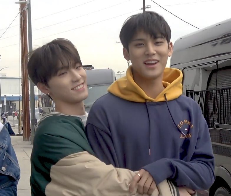 ʚ february 27th, day 58 ɞomg chan and mingyu literally babies look at them smiling and being happy eye just 