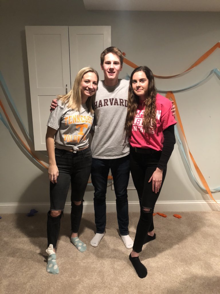 Thankful for my CEO (<a href="/isabelladuj2/">Isabella DuJardin</a> ) and CAO (@isabel_sypolt) of my Virtual Enterprise International class. They always keep me going even though it’s early in the morning. #thankfulthursday <a href="/bballwoods23/">Patrick Woods</a> <a href="/hoopsmurphy/">Michael Murphy</a>