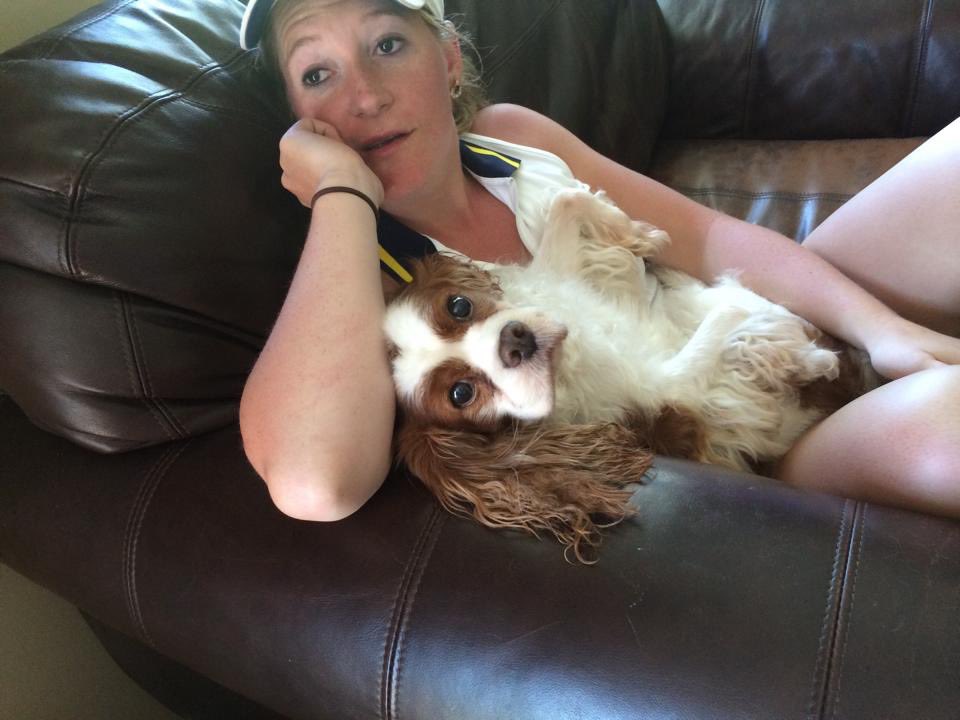 Mom took him everyeheee with her, driving everywhere and choosing only dog friendly places. He loved going on walks, would hold his treat in his mouth the whole walk and eat it only after. Mostly he loved meeting people while on walks. At this time mom noticed some quirks..