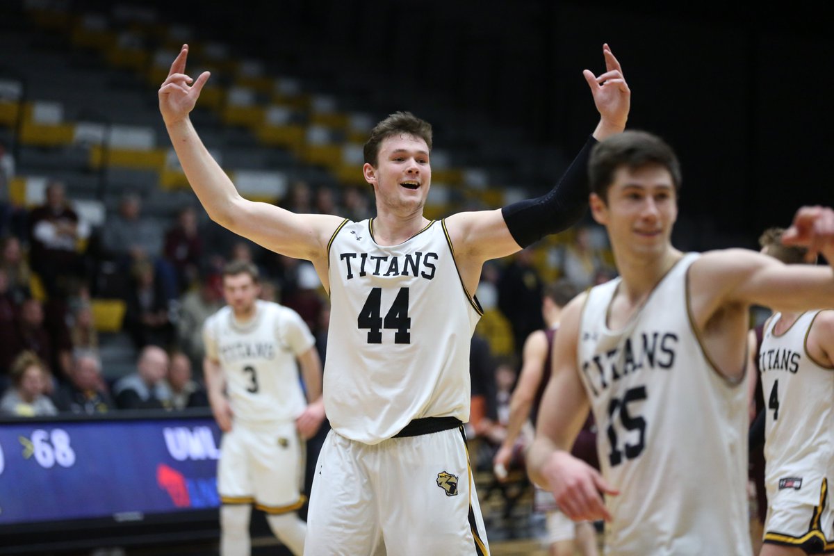 UWOshkoshTitans's tweet photo. FINAL: @UWOMBB 76, #20 UW-La Crosse 68 (OT).
WIAC Championship Semis

Jack Flynn 24 points, 12 rebounds &amp; 3 assists for Titans; Adam Fravert 23 points, 13 rebounds &amp; 3 assists; Will Mahoney 12 points.

UWO will host UW-Eau Claire for WIAC title at 9 pm Feb. 29.

#HailTitans https://t.co/4JPpKztRrP