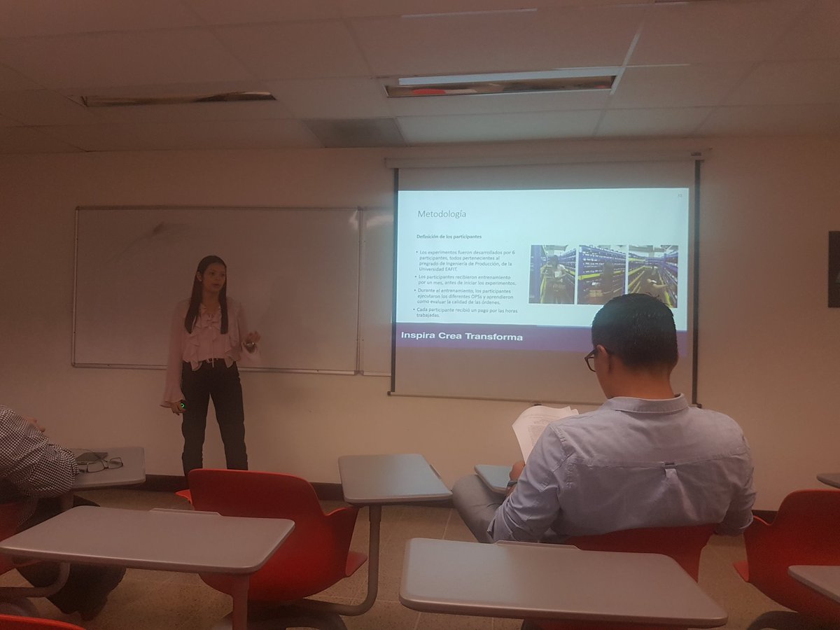 WarehousingLab's tweet photo. Presentacion de la tesis de maestría de Laura Osorio de @EAFIT en el marco del laboratorio de almacenamiento #WarehousingLab. https://t.co/OxkwZv6WaL