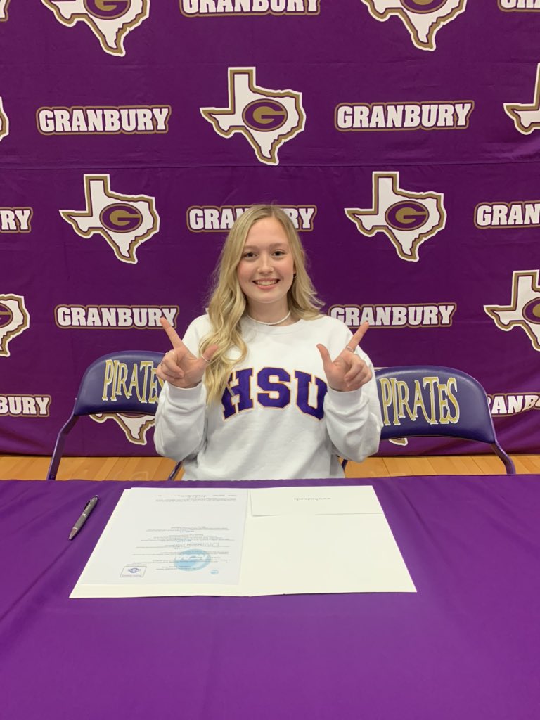 rileydeleon_'s tweet photo. So unbelievably proud of this girl!  Hardin-Simmons sure scored big 💜 https://t.co/171ZiTmWZJ