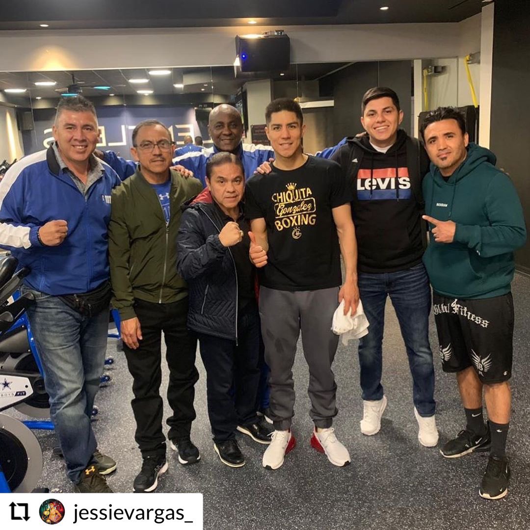 ChiquitaGlz's tweet image. #RepostPlus @jessievargas_
- - - - - -
Team Vargas is ready 💯 
El equipo está listo 💯