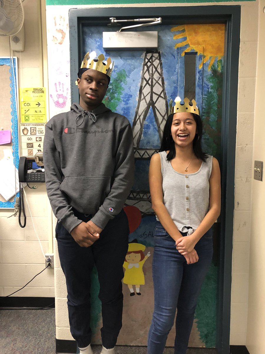 Laird9Laird's tweet photo. @TWHS_Cardinals @wcsdistrict Mardi Gras king and Queen Fr1 https://t.co/lAorz8MaJw